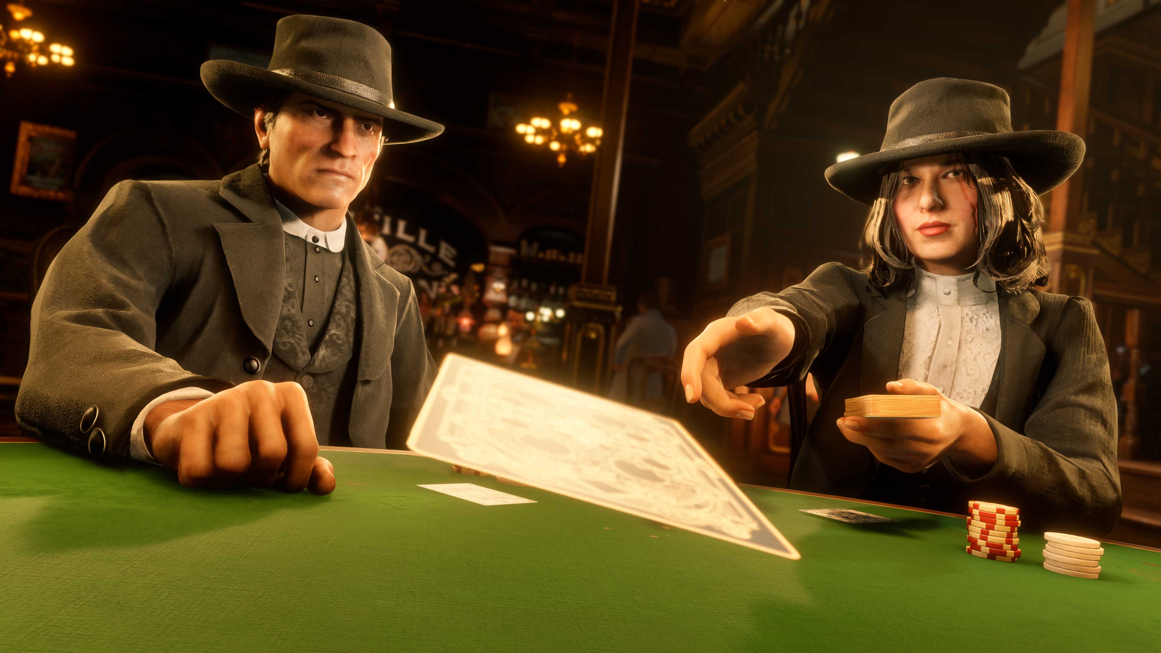 Dois personagens usando o traje inspirado na comunidade sentados a uma mesa de jogos de cartas verde, arremessando cartas em direção à câmera.
