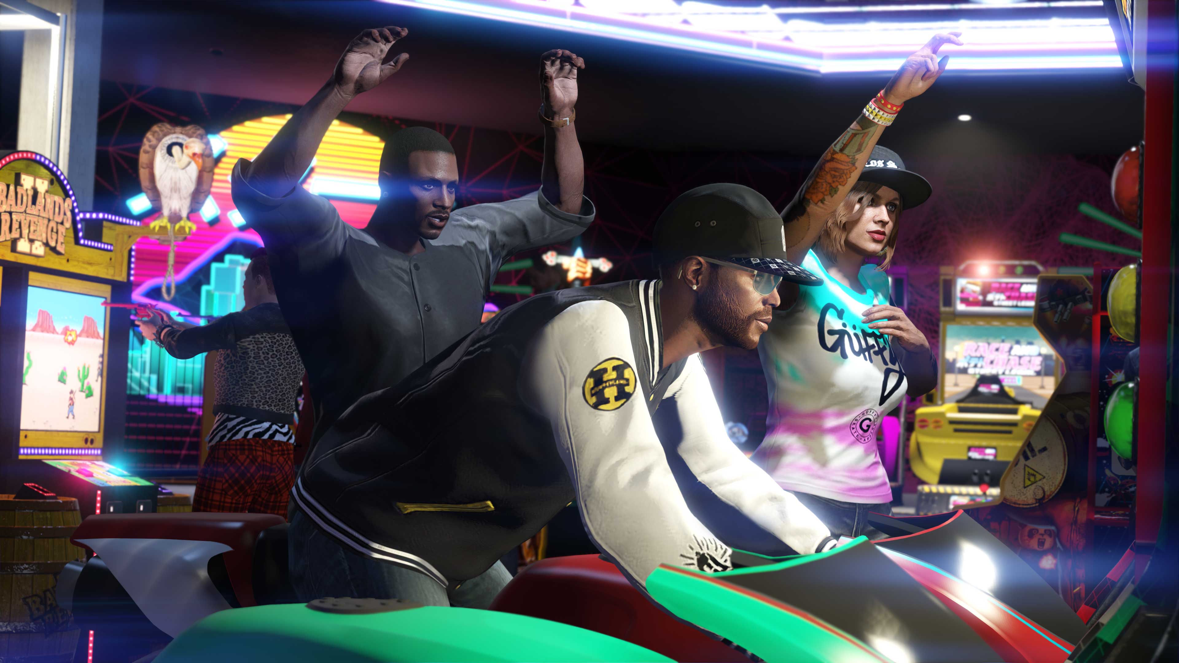 A GTA Online character plays a motorcycle racing game in an arcade.