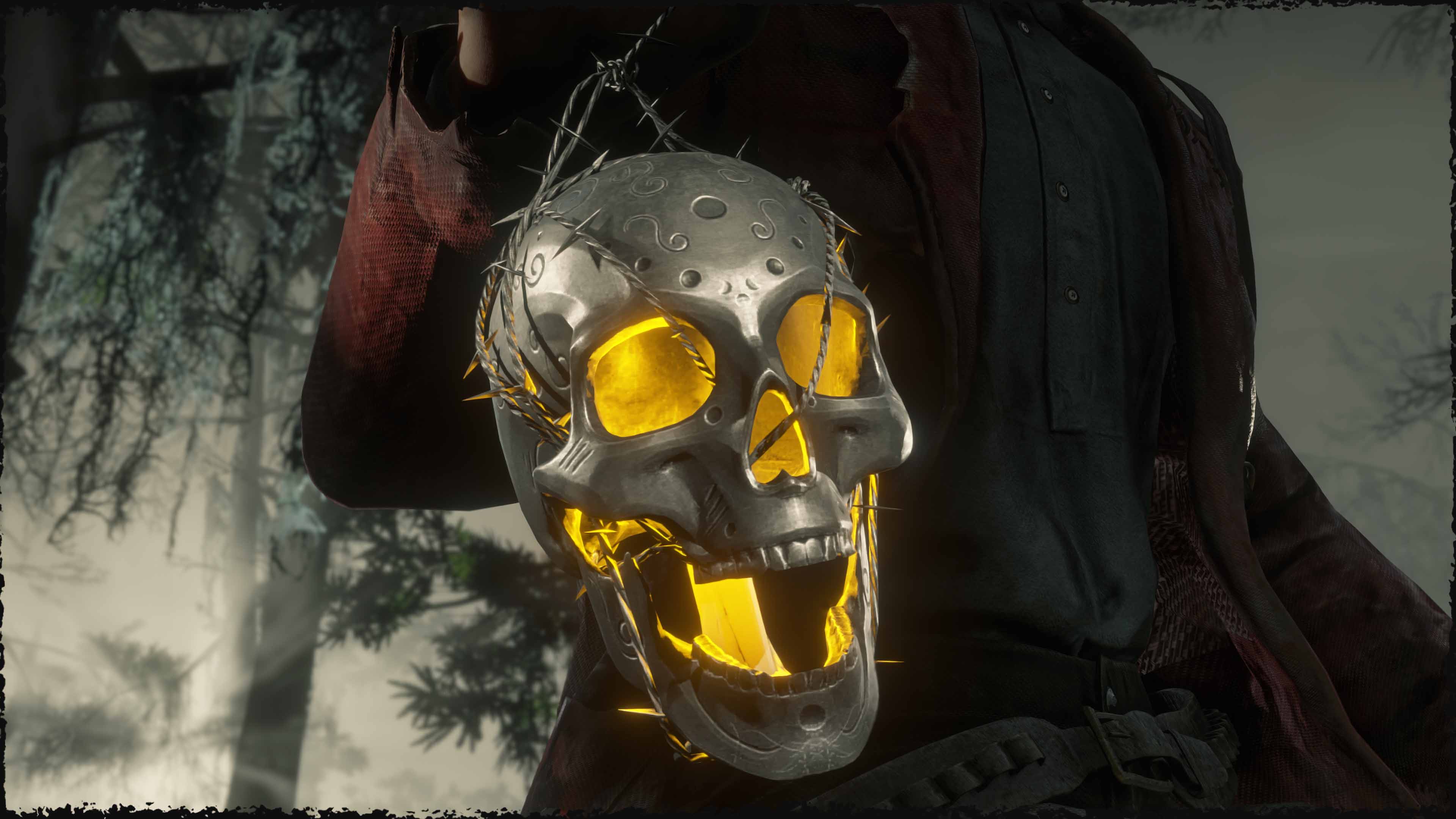 Um personagem de Red Dead Online segurando o Lampião Glabella, um crânio metálico com uma luz amarela radiando de dentro dele.