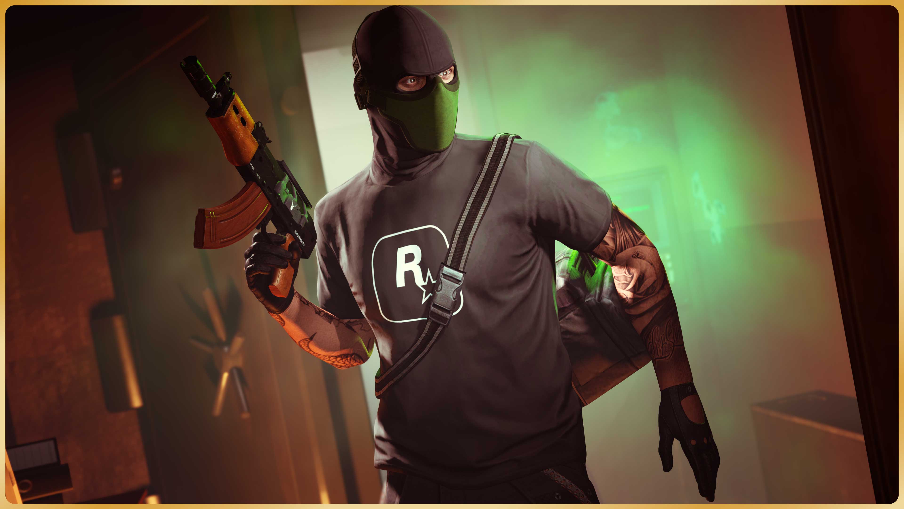 Imagen de un personaje de GTA Online con la camiseta Rockstar negra