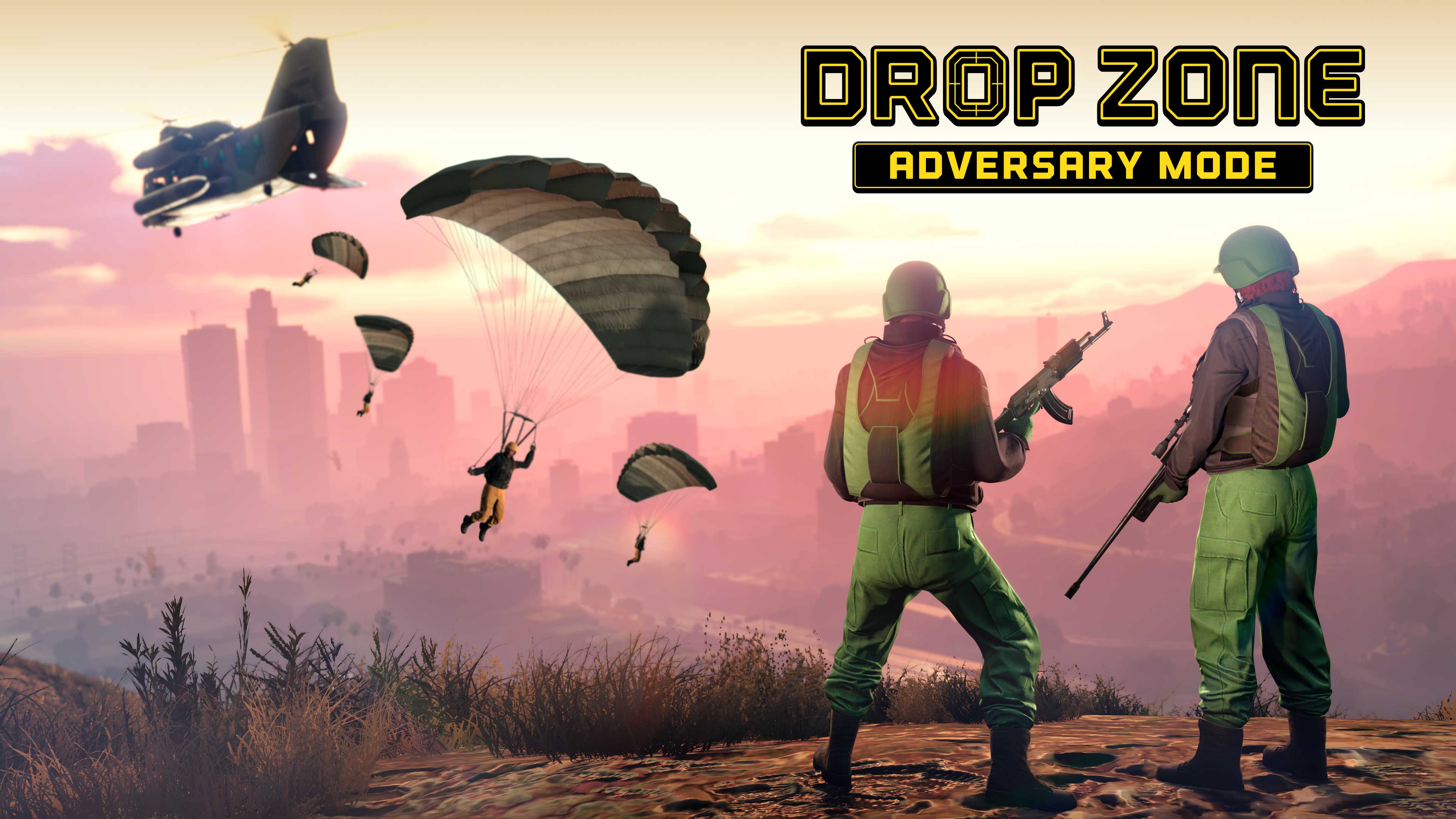 Pôster do Modo Adversário Zona de Salto do GTA Online com diversos personagens do GTA Online saltando de paraquedas perto de uma colina onde dois outros personagens estão observando com armas.